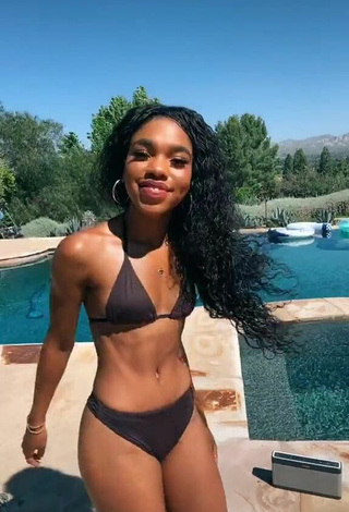 Sultry Teala Dunn in Thong at the Swimming Pool