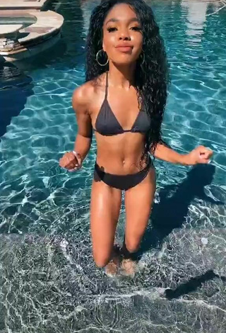 4. Wonderful Teala Dunn in Black Bikini at the Swimming Pool