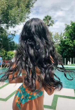 2. Sensual Teala Dunn Shows Butt at the Swimming Pool