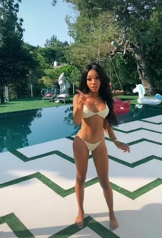 Gorgeous Teala Dunn Shows Butt at the Pool