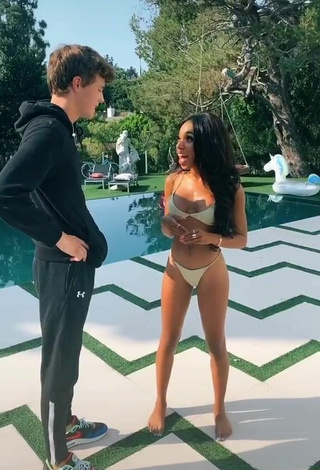 5. Gorgeous Teala Dunn Shows Butt at the Pool