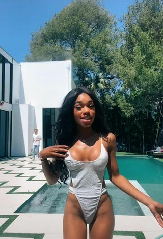 2. Dazzling Teala Dunn Shows Butt at the Swimming Pool