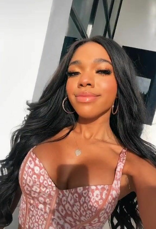 2. Sweetie Teala Dunn Shows Cleavage in Leopard Crop Top