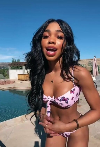 2. Amazing Teala Dunn Shows Butt at the Swimming Pool (Side Boob)