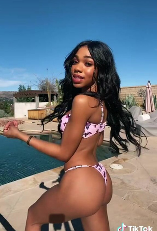 3. Amazing Teala Dunn Shows Butt at the Swimming Pool (Side Boob)