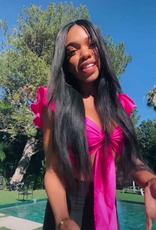 Sultry Teala Dunn in Black Leggings at the Swimming Pool