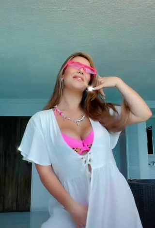 4. Sultry Valentina Gómez Shows Cleavage in Pink Bikini and Bouncing Boobs