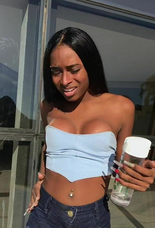 2. Luscious victoriasimonns Shows Cleavage in White Tube Top