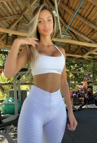 3. Luscious Giuliana Cagna in White Leggings