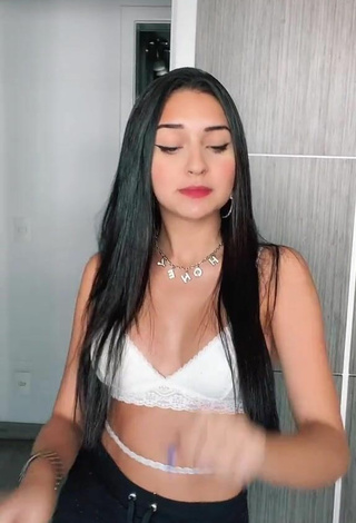 2. Sultry Yasmin Fernandes in White Bra and Bouncing Breasts