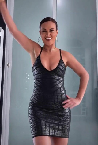 Beautiful Angie Arizaga Shows Cleavage and Bouncing Boobs