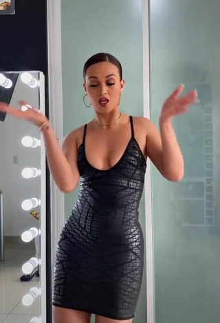 4. Sexy Angie Arizaga Shows Cleavage and Bouncing Boobs