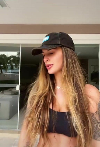 Sultry Bárbara Labres in Black Crop Top