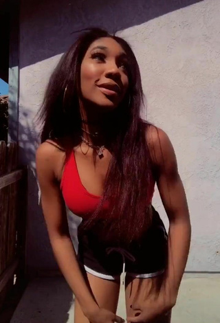 Sultry Bria Alana Shows Cleavage in Red Sport Bra and Bouncing Tits