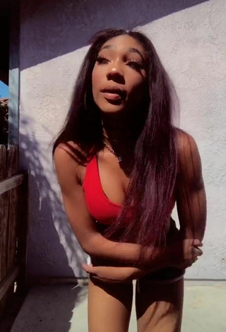 2. Sultry Bria Alana Shows Cleavage in Red Sport Bra and Bouncing Tits