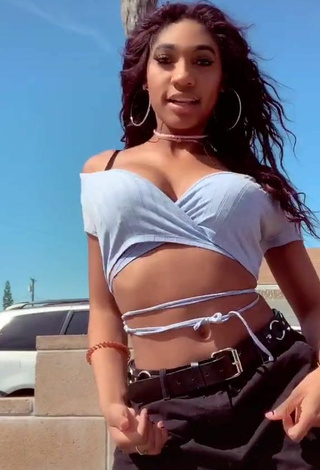 4. Sexy Bria Alana Shows Cleavage in Blue Crop Top