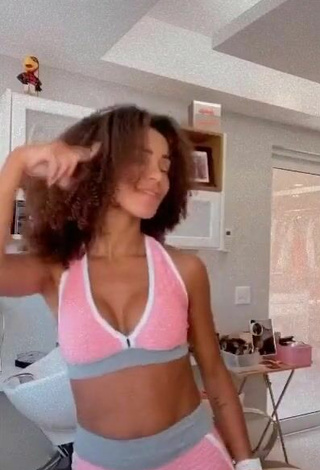 2. Cute Brunna Gonçalves Shows Cleavage in Pink Sport Bra and Bouncing Tits