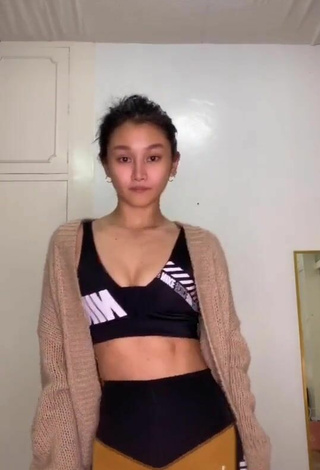 4. Sultry Chienna Filomeno Shows Cleavage in Crop Top