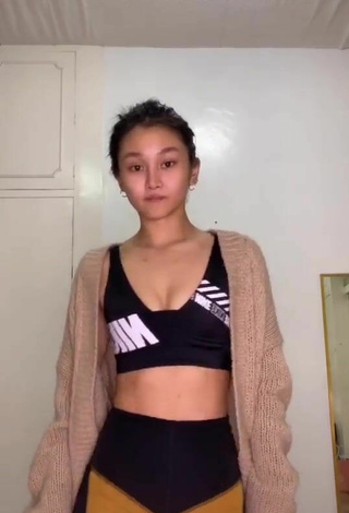 5. Sultry Chienna Filomeno Shows Cleavage in Crop Top