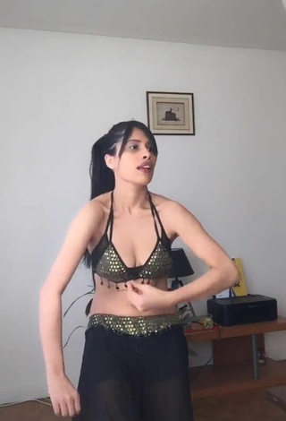 4. Dazzling XENA Shows Cleavage in Inviting Crop Top and Bouncing Boobs