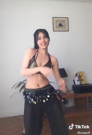 5. Sultry XENA in Crop Top and Bouncing Boobs