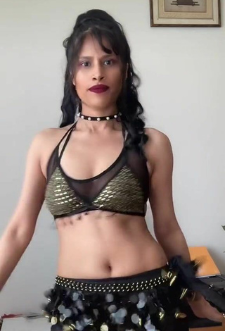 Pretty XENA in Crop Top and Bouncing Boobs