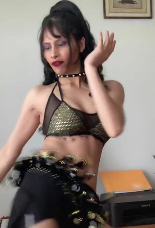 5. Pretty XENA in Crop Top and Bouncing Boobs