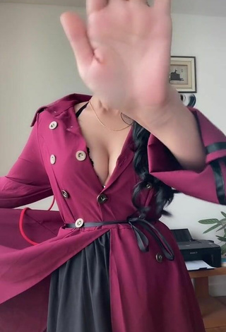 4. Elegant XENA Shows Cleavage and Bouncing Boobs