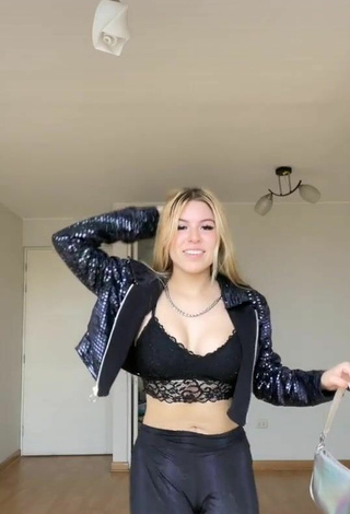 Amazing Daela Shows Cleavage in Hot Black Crop Top and Bouncing Boobs