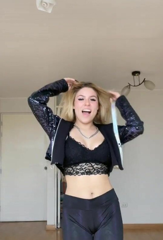 Sexy Daela Shows Cleavage in Black Crop Top and Bouncing Tits