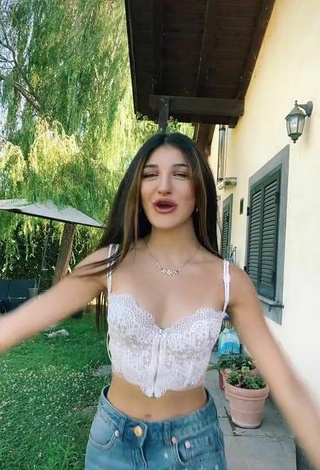 2. Sexy Elena Hazinah in Crop Top