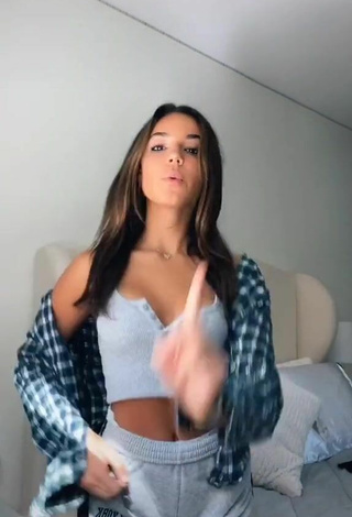 4. Seductive Ella Mendelsohn in Grey Crop Top and Bouncing Boobs