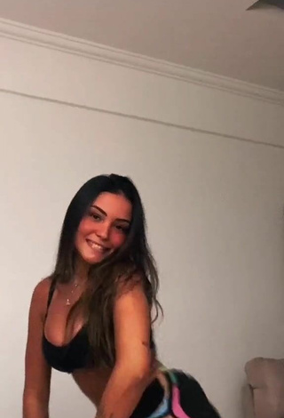 4. Titillating Gabriela Moura Shows Cleavage in Black Crop Top and Bouncing Boobs