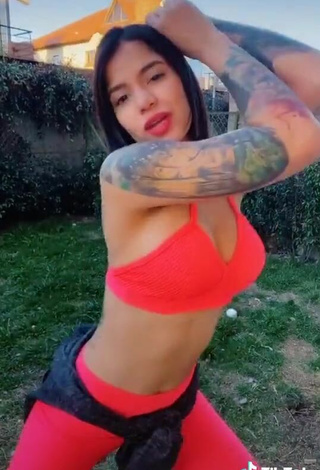 5. Sexy Jenn Muriel in Orange Leggings