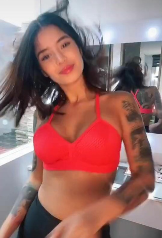 3. Sweet Jenn Muriel Shows Cleavage in Cute Orange Sport Bra and Bouncing Boobs