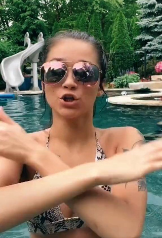 5. Luscious Karsynfoys Shows Cleavage in Snake Print Bikini Top at the Swimming Pool (Side Boob)