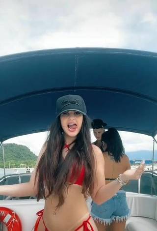 4. Luscious Le Azevedo in Bikini on a Boat