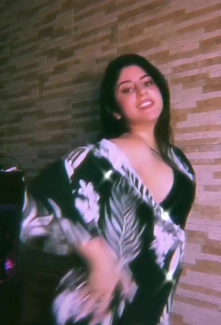 Sexy Le Azevedo Shows Cleavage in Black Crop Top and Bouncing Boobs