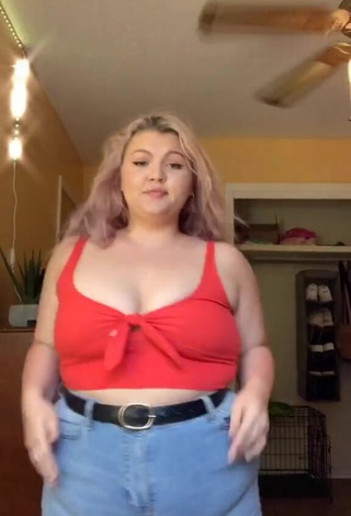 Sweetie Lexie Lemon Shows Cleavage in Red Crop Top and Bouncing Boobs