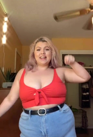 4. Sweetie Lexie Lemon Shows Cleavage in Red Crop Top and Bouncing Boobs