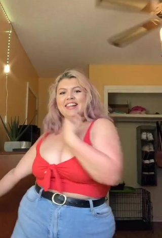 5. Sweetie Lexie Lemon Shows Cleavage in Red Crop Top and Bouncing Boobs