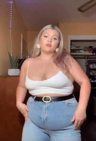 Hottest Lexie Lemon Shows Cleavage in White Crop Top and Bouncing Breasts