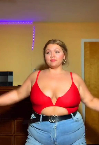 Sultry Lexie Lemon Shows Cleavage in Red Top and Bouncing Boobs