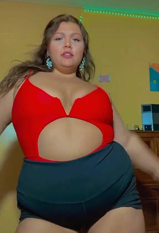 4. Hot Lexie Lemon Shows Cleavage in Red Top and Bouncing Tits