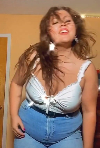 2. Amazing Lexie Lemon Shows Cleavage in Hot White Top and Bouncing Boobs