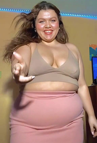 4. Really Cute Lexie Lemon Shows Cleavage in Beige Crop Top and Bouncing Breasts