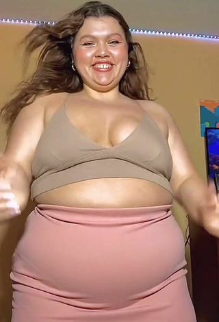 3. Adorable Lexie Lemon Shows Cleavage in Seductive Beige Crop Top and Bouncing Boobs