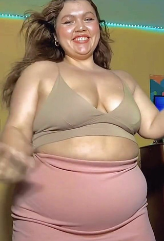 4. Adorable Lexie Lemon Shows Cleavage in Seductive Beige Crop Top and Bouncing Boobs