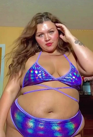 3. Seductive Lexie Lemon Shows Cleavage in Violet Bikini