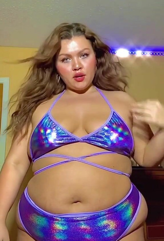 5. Seductive Lexie Lemon Shows Cleavage in Violet Bikini